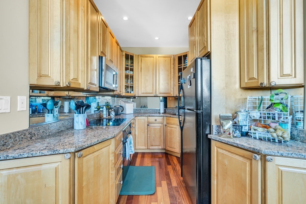 350 W 4th, South Boston