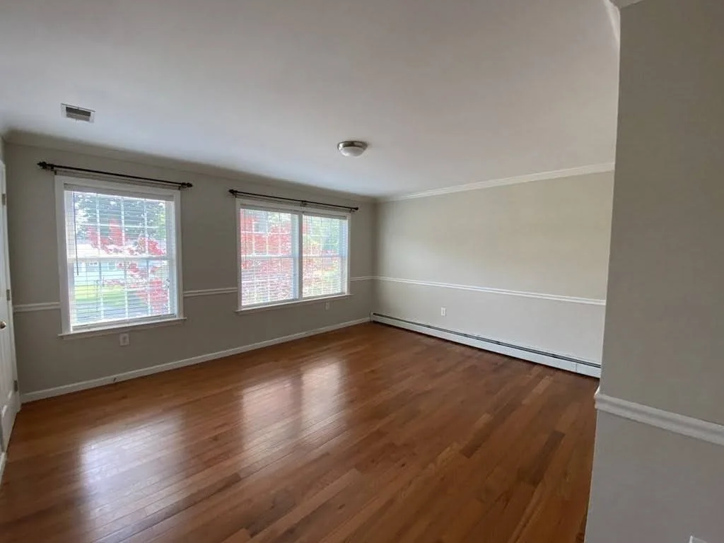 37 Glen Ave, Chelmsford
