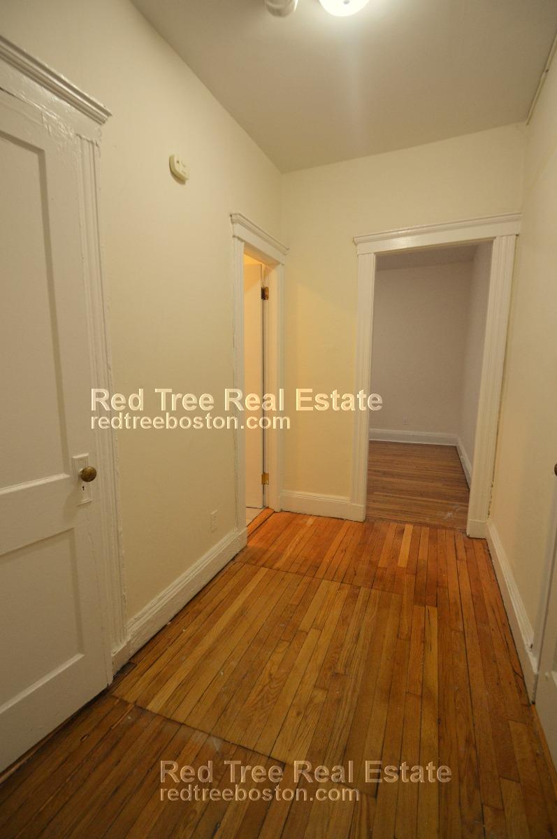 135 Washington St, Brighton