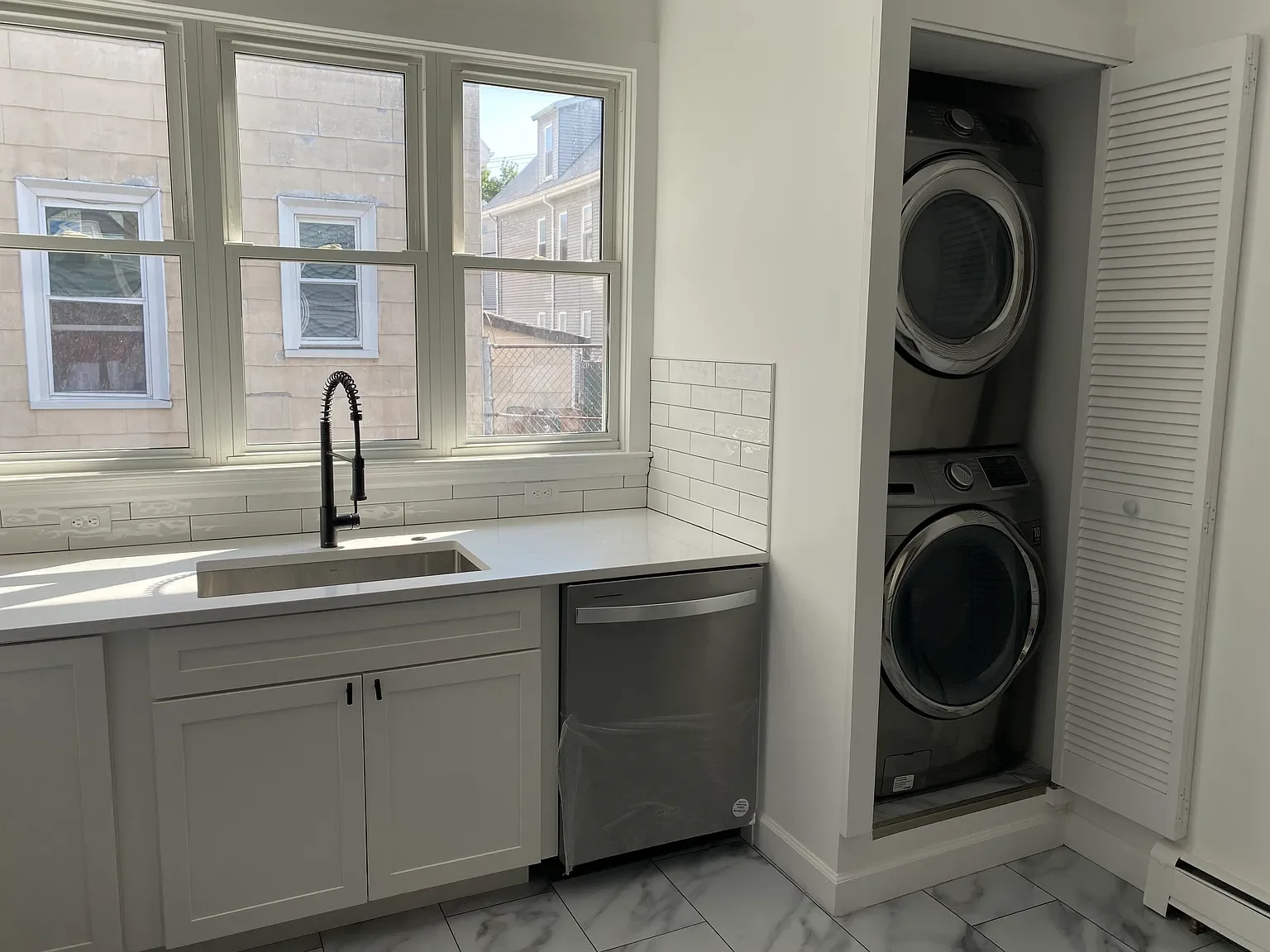 88 Irving St, Everett