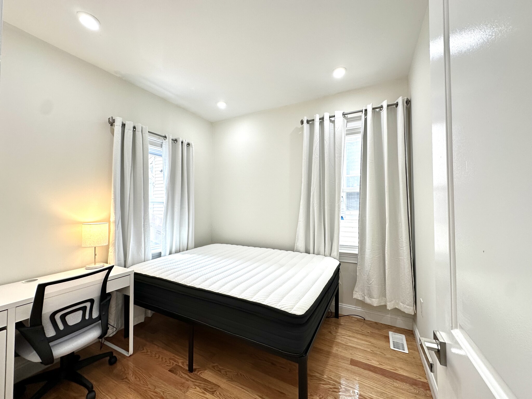 11 Burrell St, Roxbury