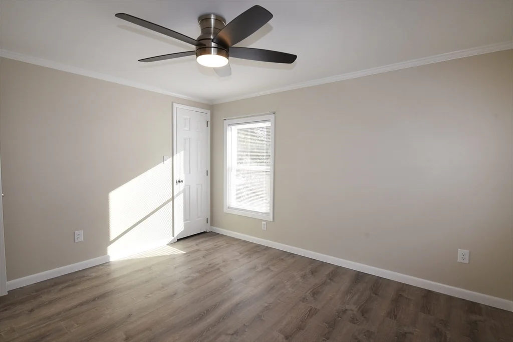 6 Canterbury Ln, Rockland