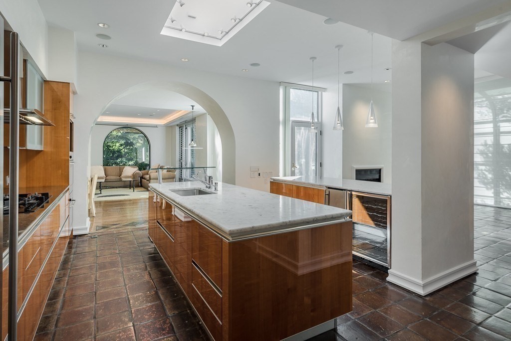 132 Yarmouth Rd, Brookline