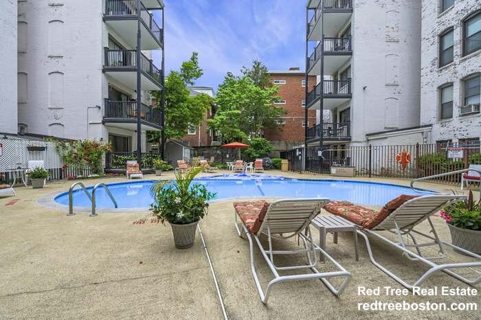 26 Commonwealth Tr, Brighton