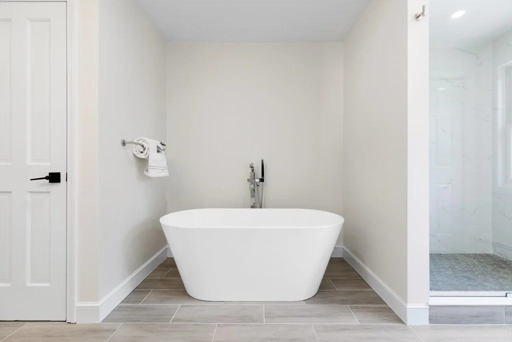 29 Cottage St, Newton Upper Falls