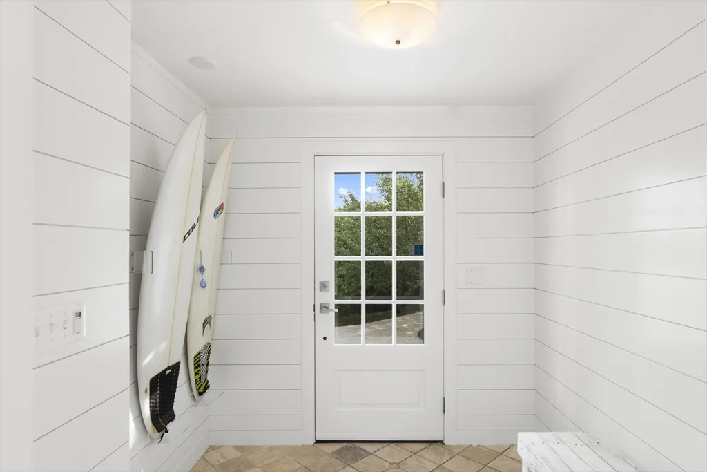 2 Drew Ln, Nantucket