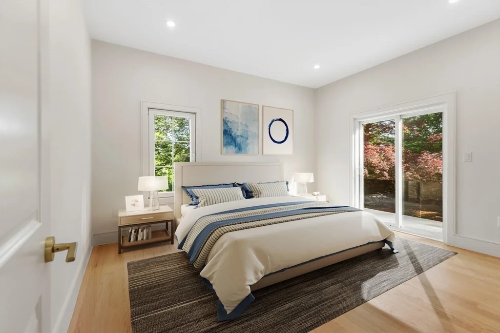 58 Chestnut St, Lynnfield