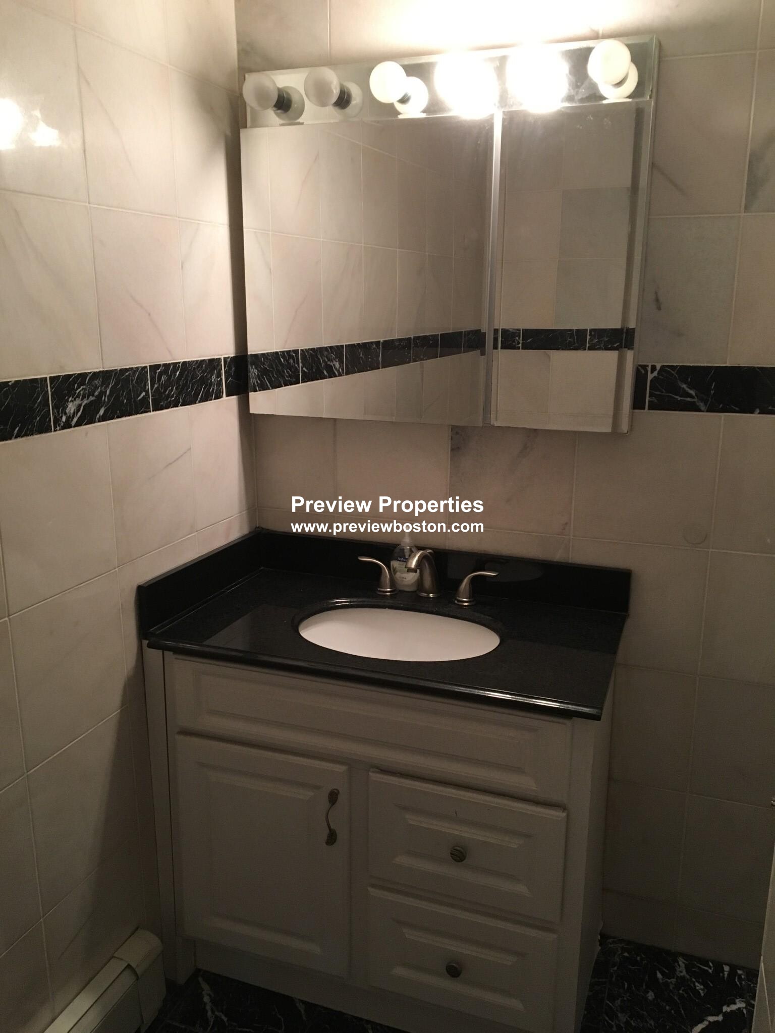 3 Grimes St, South Boston