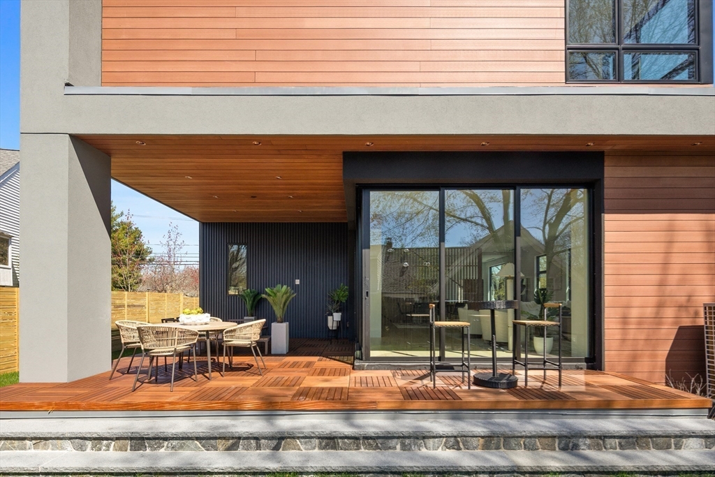 90 Auburndale Ave, Newton