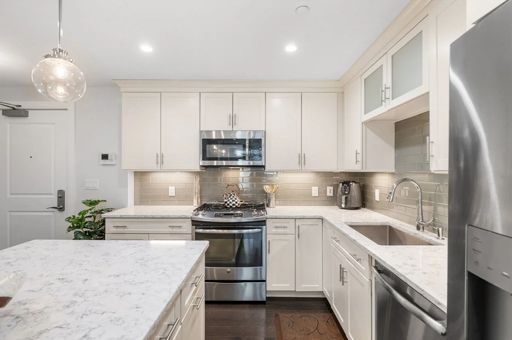 201 Elliott St, Beverly