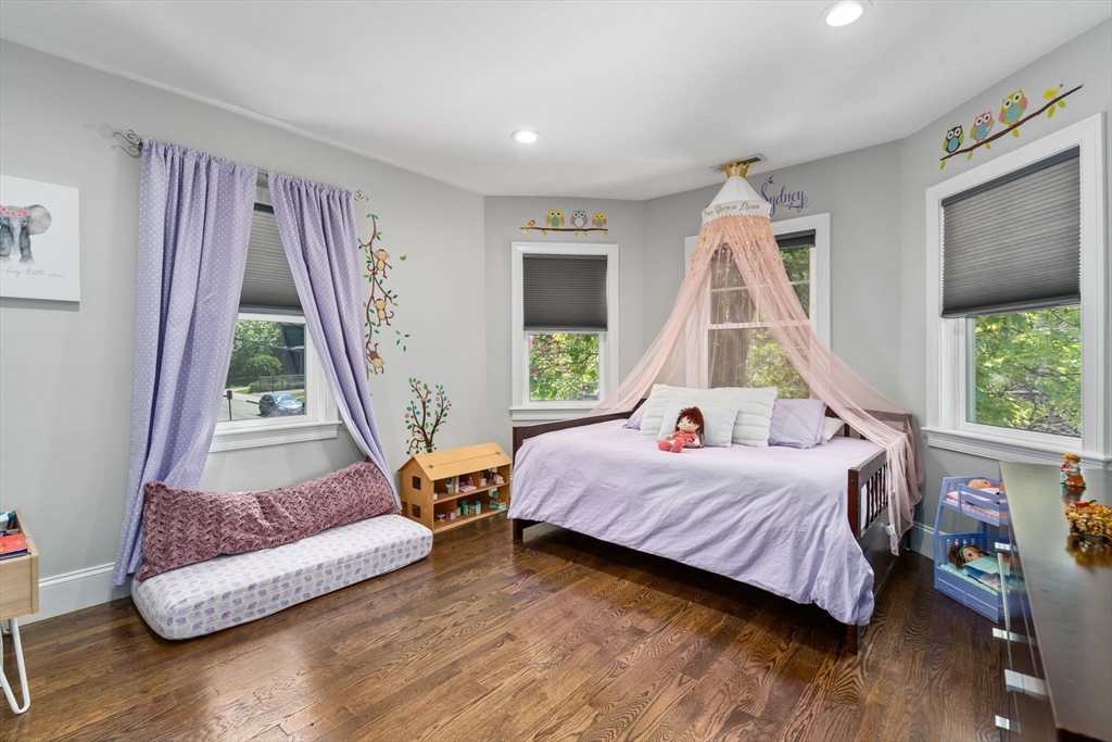 119 Charlesbank Rd, Newton Corner