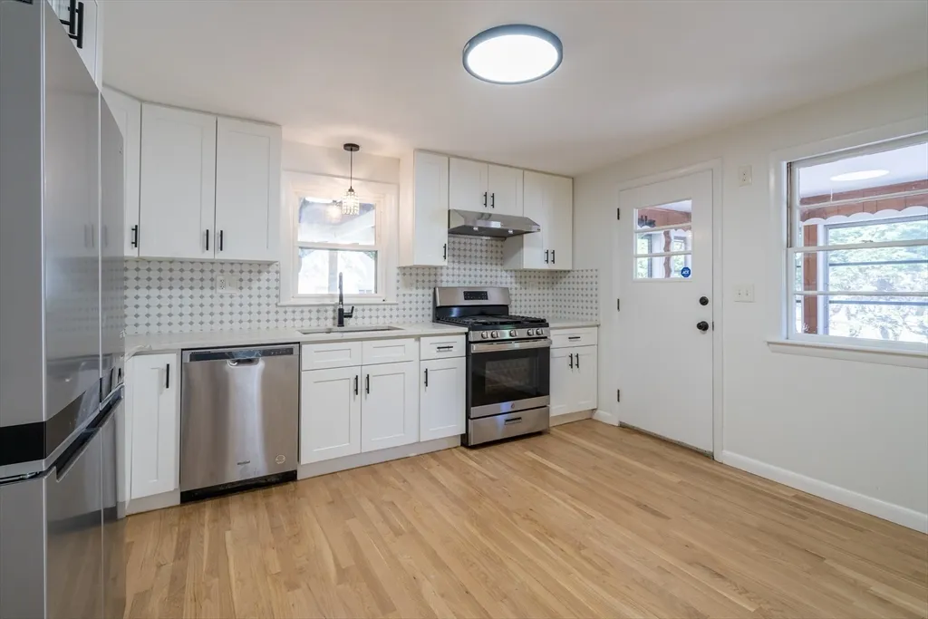 11 Maine Ave, Natick