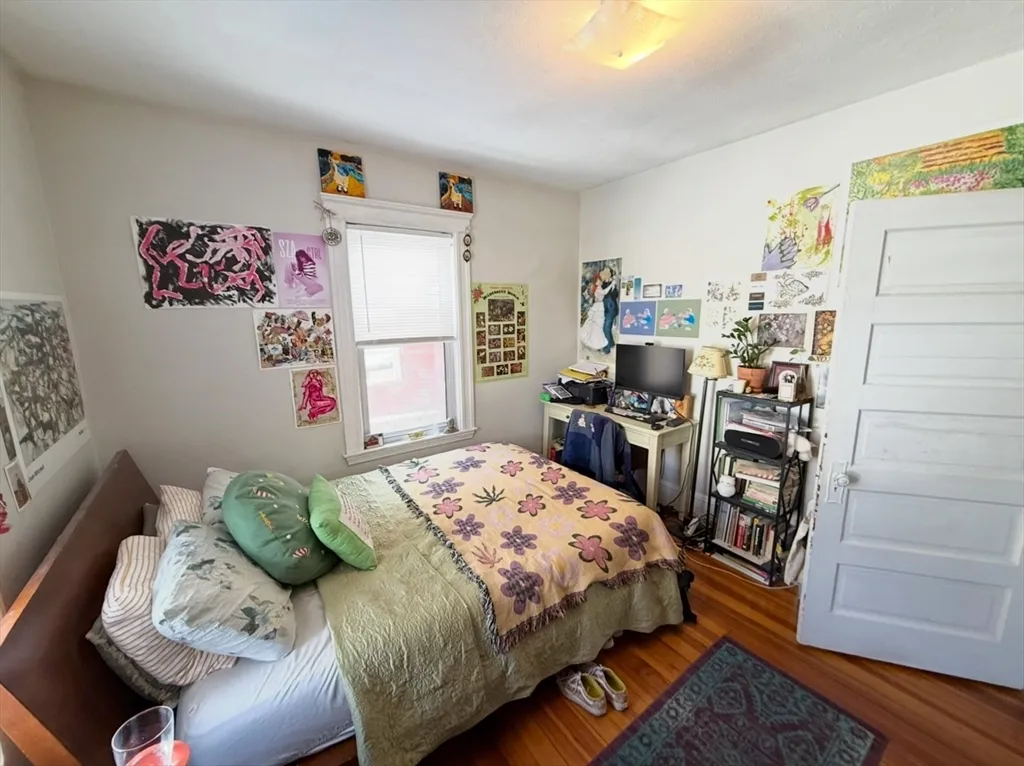 49 Conwell Ave, West Somerville