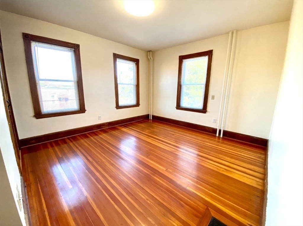 33 Calumet St, Mission Hill