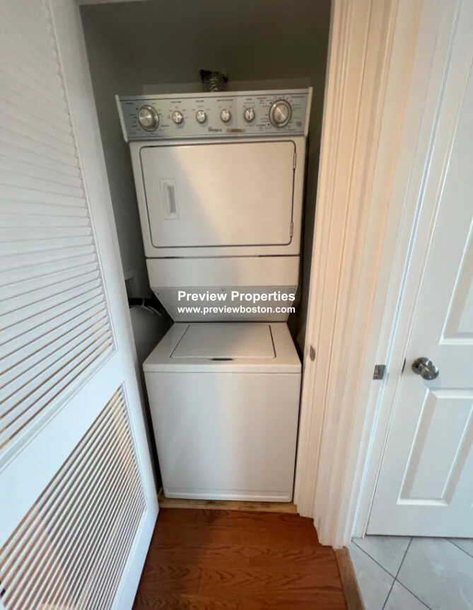 108 Maverick St, East Boston