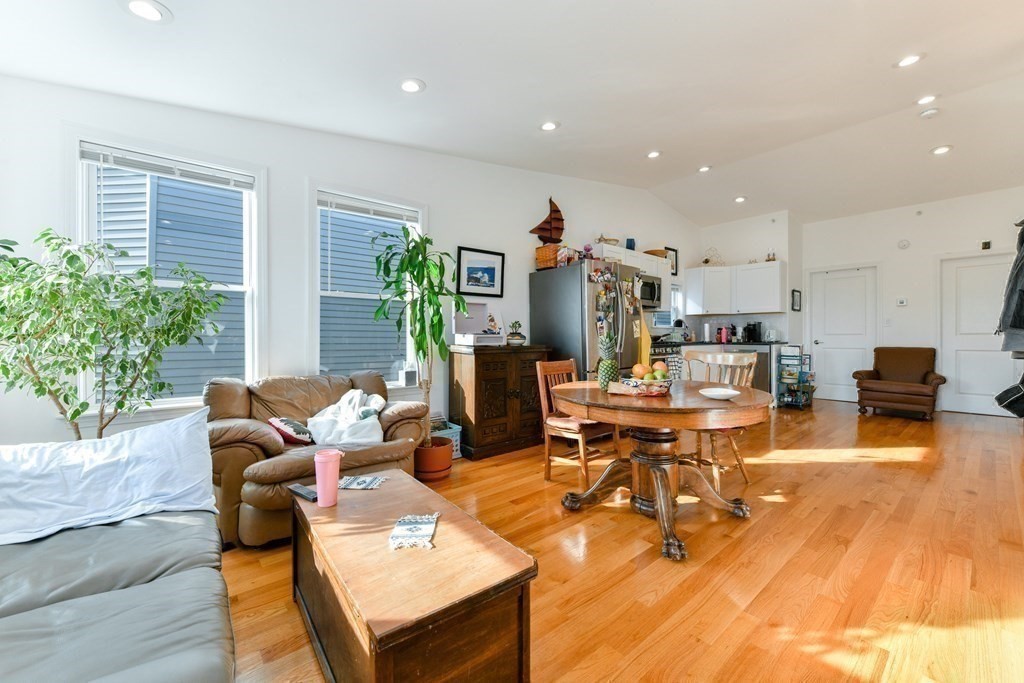 236 Havre St, East Boston