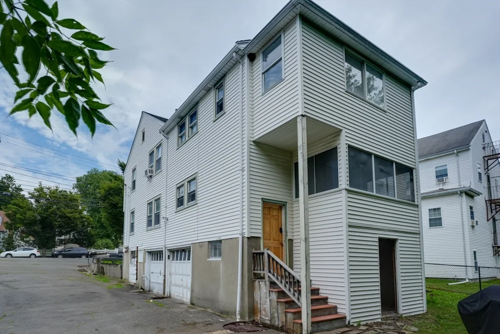 618 Main St, Watertown