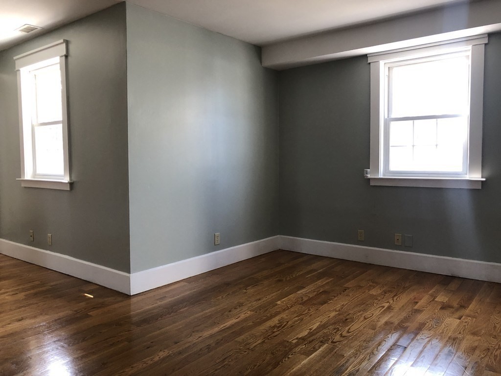 39 Magazine St, Roxbury