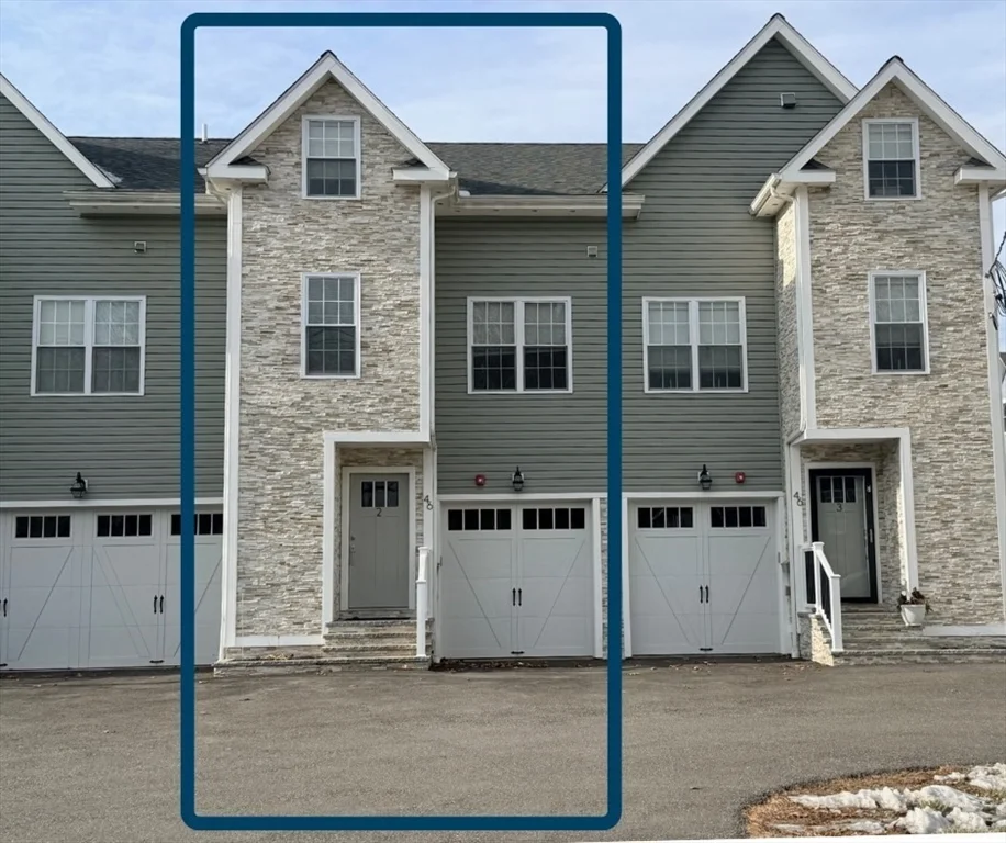 46 Church St, Hudson