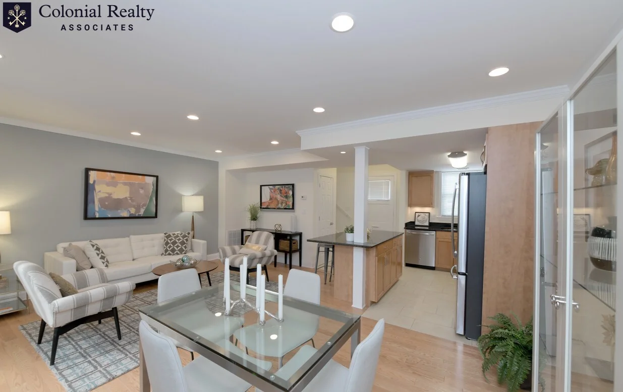 136 Thornton Rd, Chestnut Hill