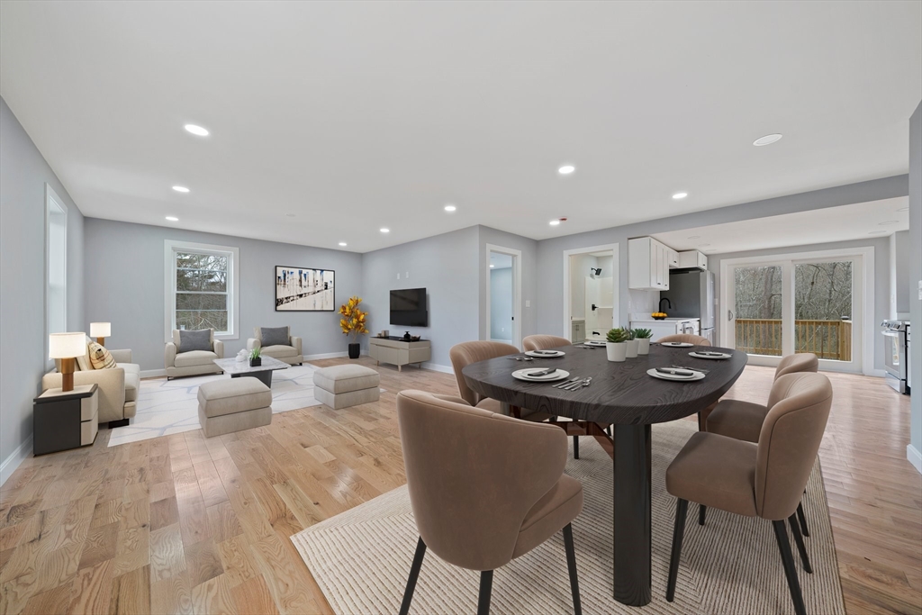 13 Broadway, Raynham Center