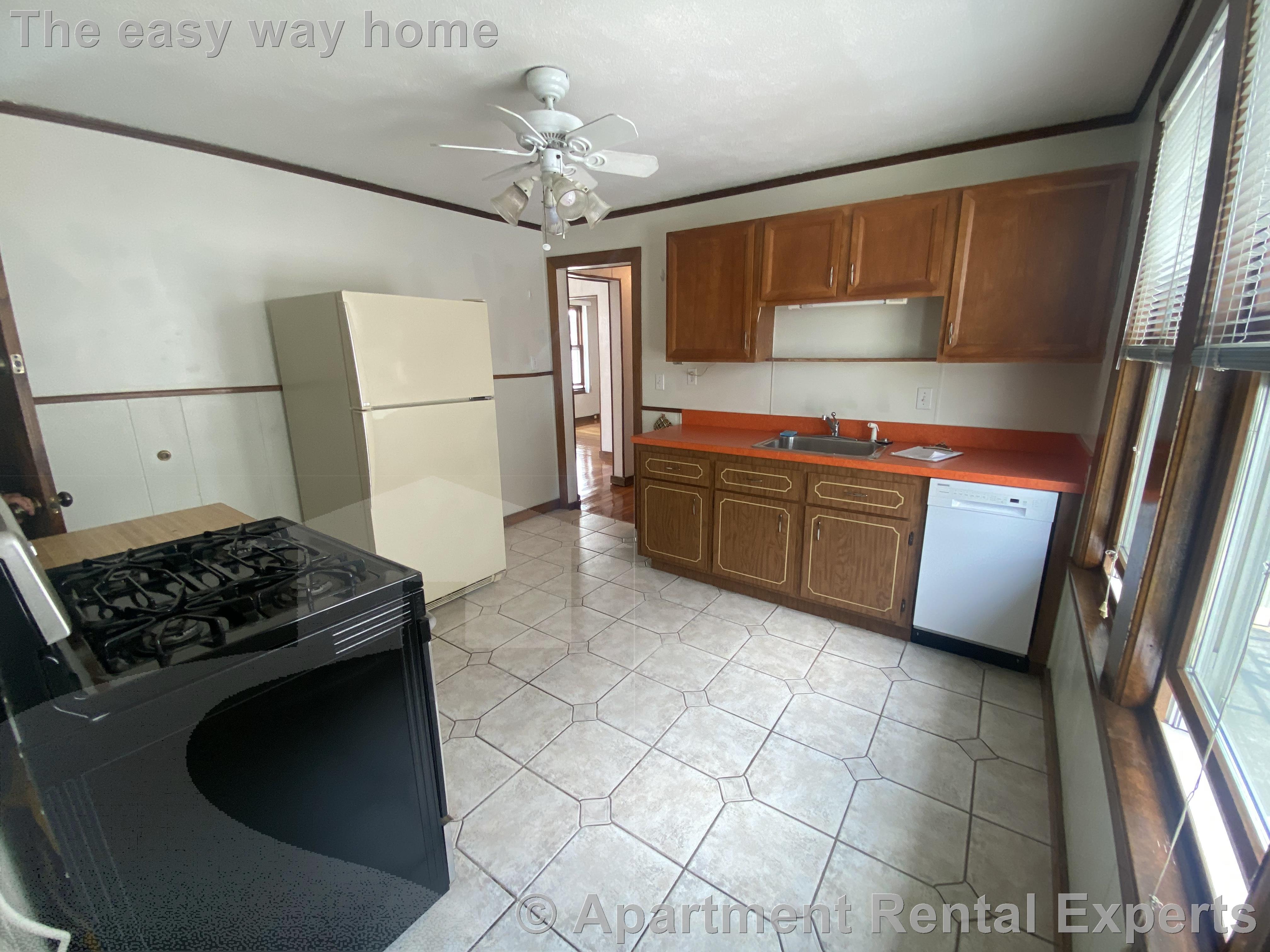 124 Willis Ave, Tufts