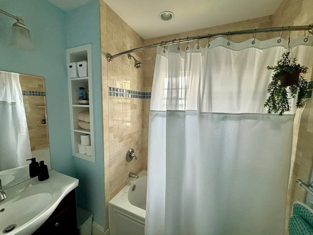 2 Clinton St, Central Square