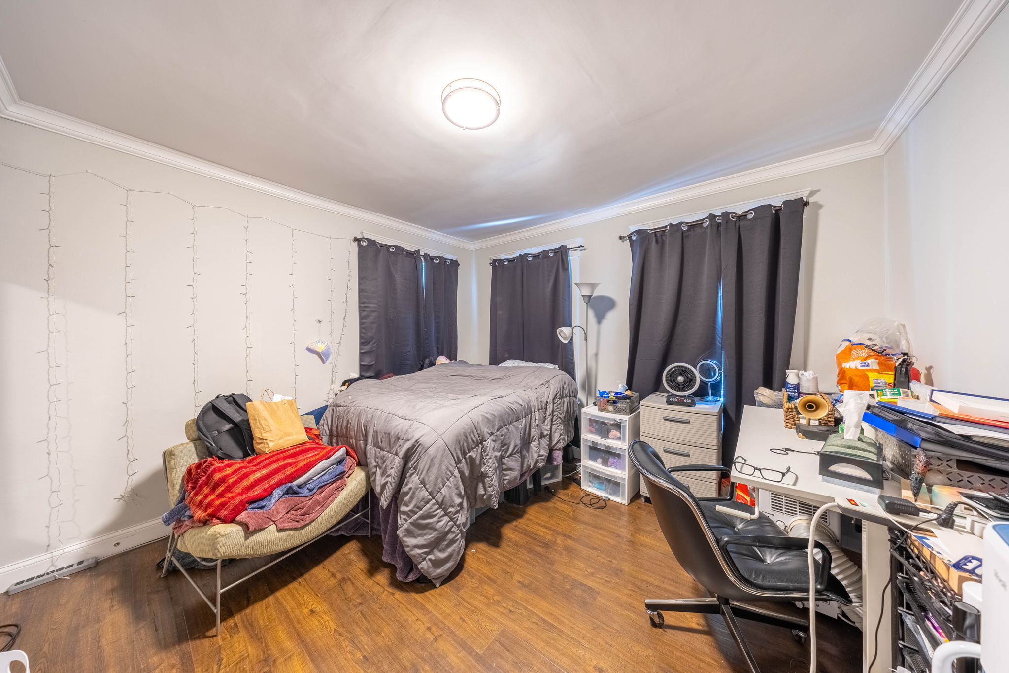 664 Moody St, South Side