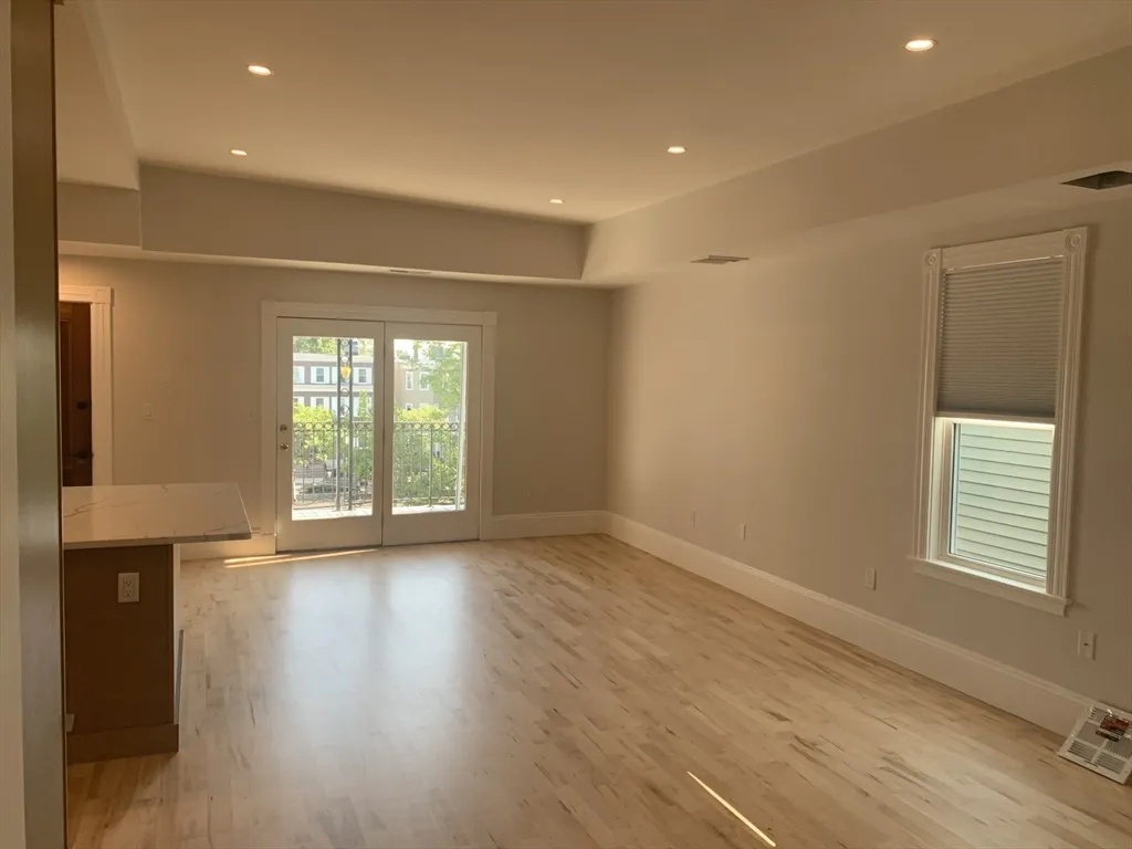 873 East 4th St, South Boston