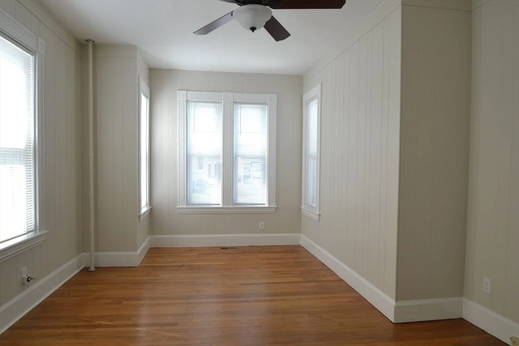 76 Brown St, South Waltham