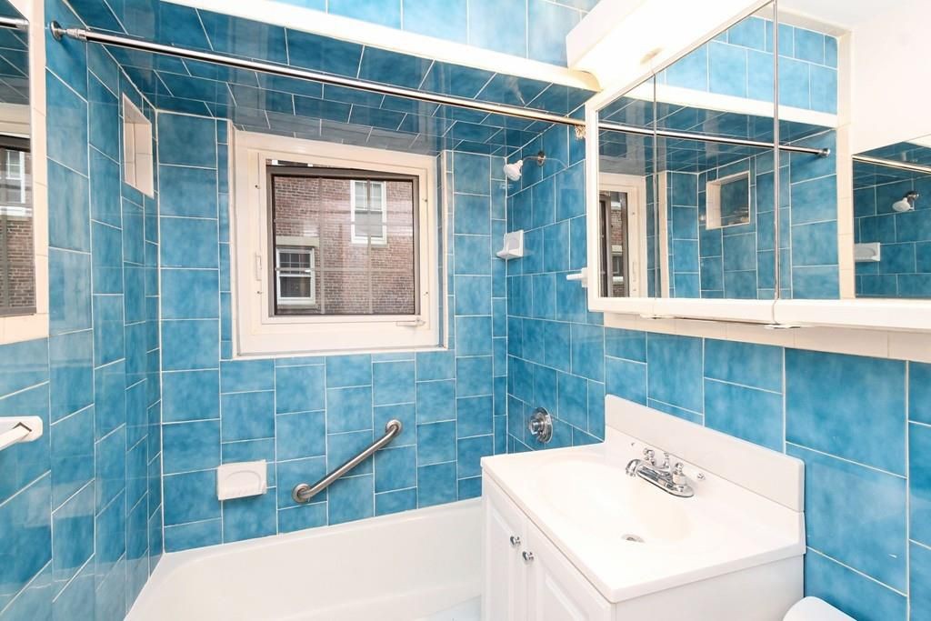 28 Saint Paul St, Coolidge Corner