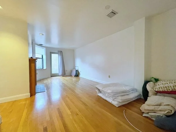 102 Gainsborough, Fenway