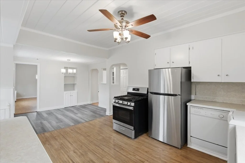 715 Truman Pkwa, Hyde Park