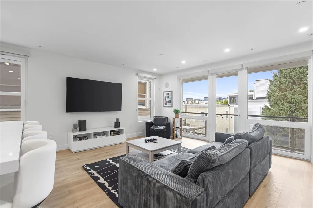 326 W Broadway, South Boston