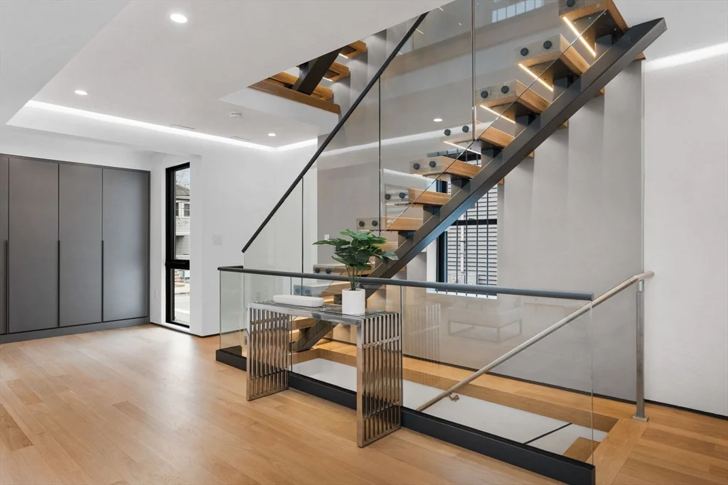 80 Alpine St, West Cambridge