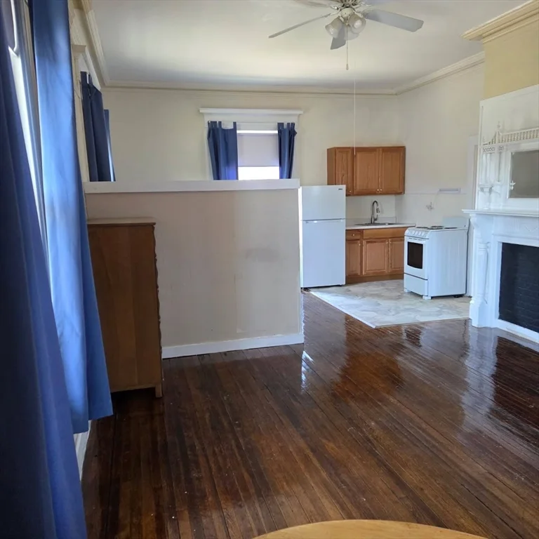 16 Garden St, Medford