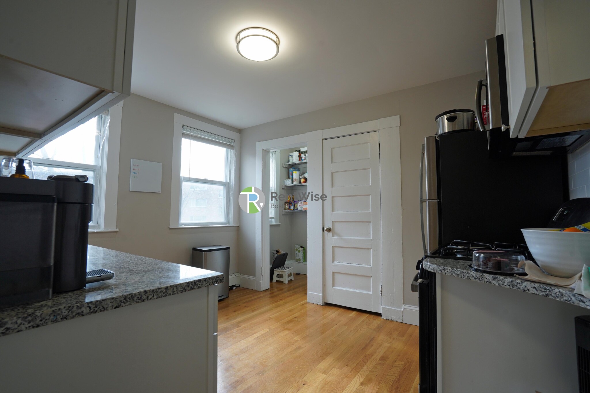 2 Ashford Ct, Allston