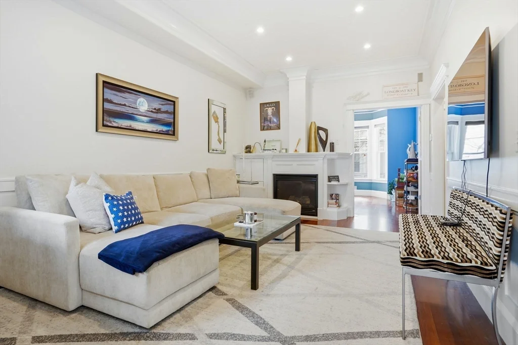 17 Gates, South Boston