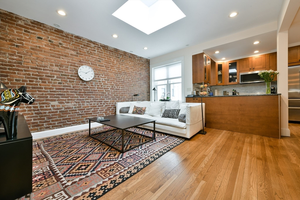 1038 Beacon St, Brookline