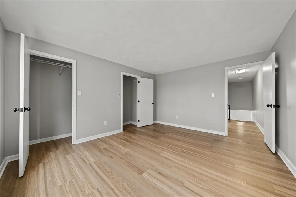 68 Sterling Ln, Bradford