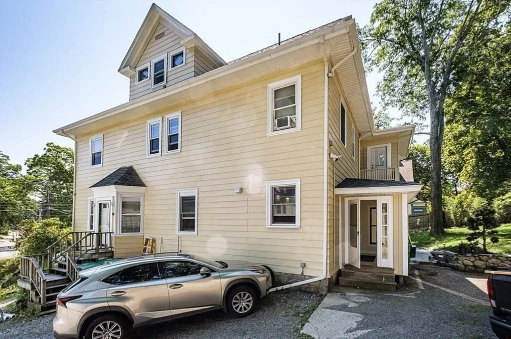 161 Walnut St, Newtonville