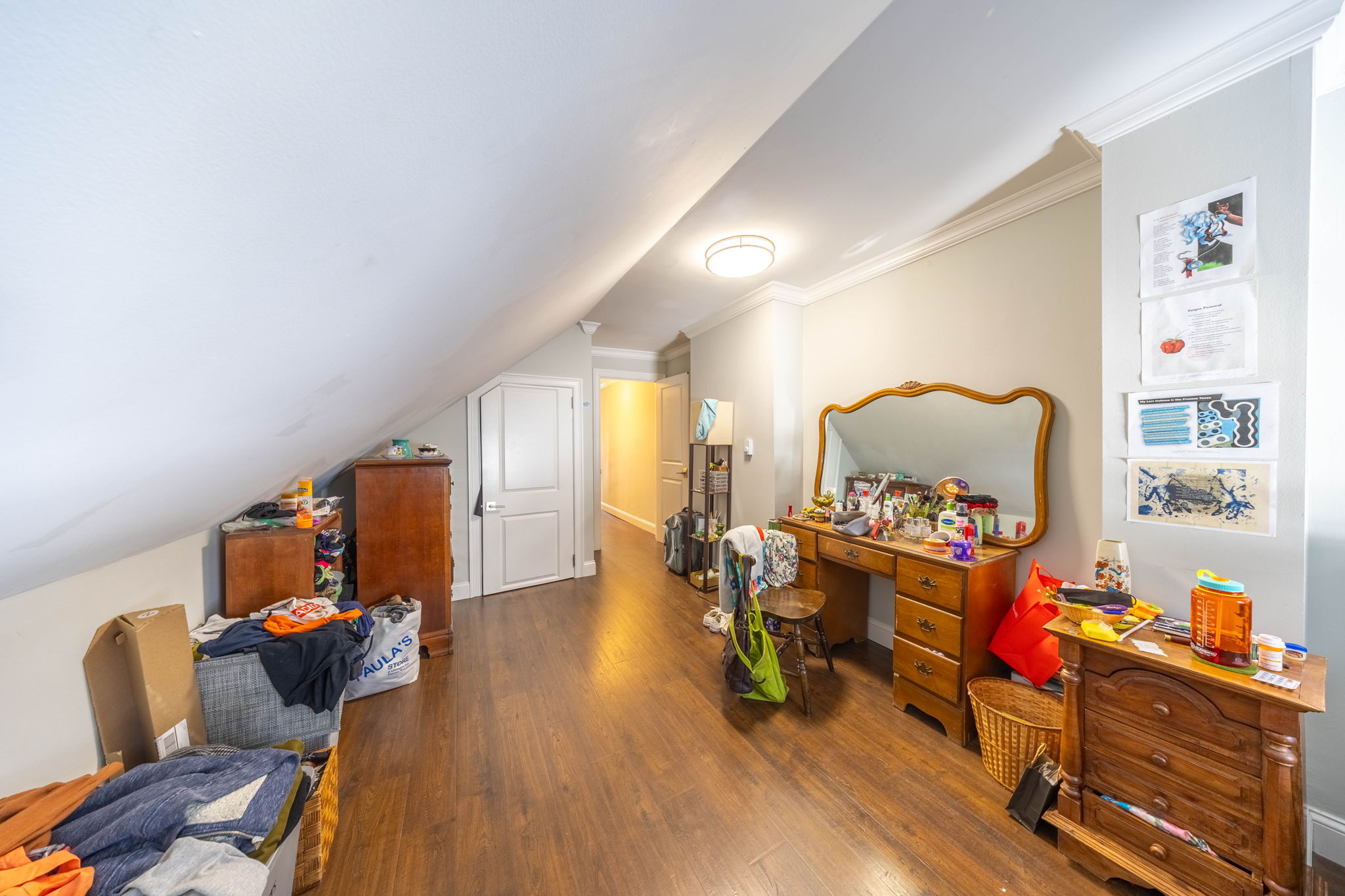 664 Moody St, South Side