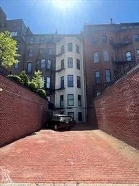186 Beacon St, Back Bay