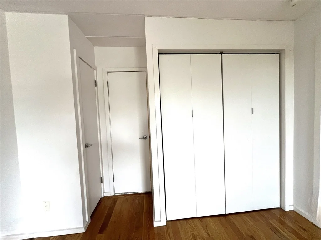 345 Harvard St, Mid-Cambridge