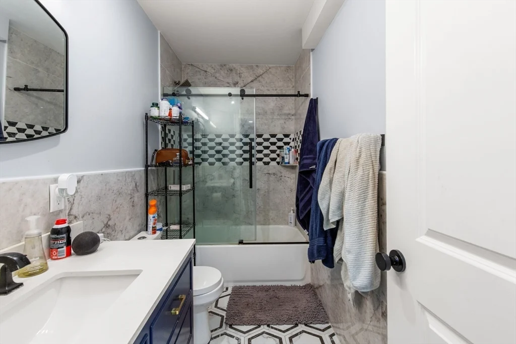 32 Cameron Ave, Teele Square