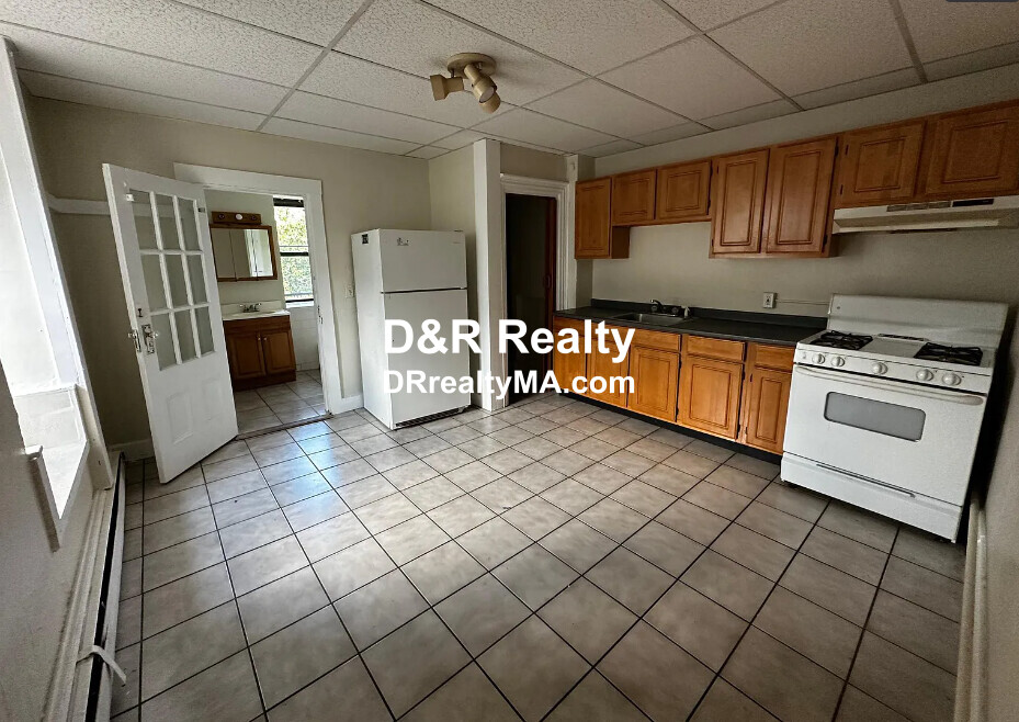 179 1/2 Harvard St, The Port