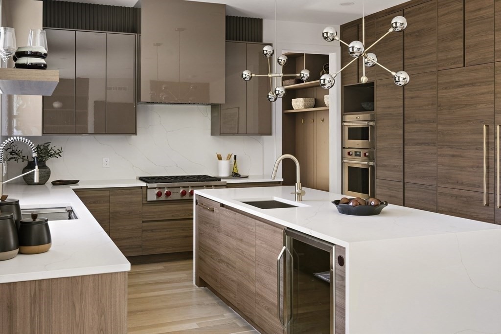 71 Harwich Rd, Chestnut Hill