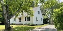 7 Evelyn Rd, Beverly