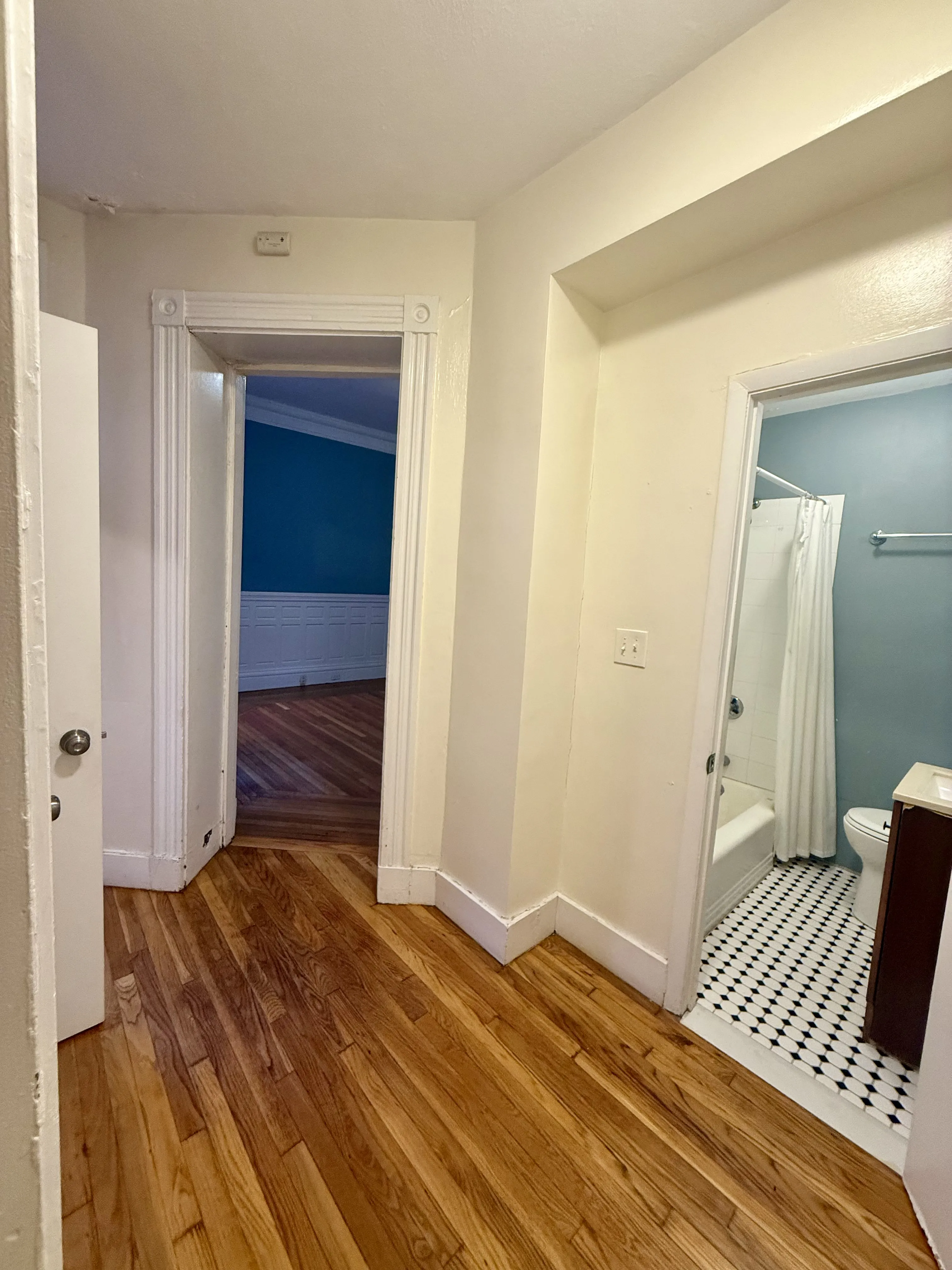 295 Newbury St, Back Bay