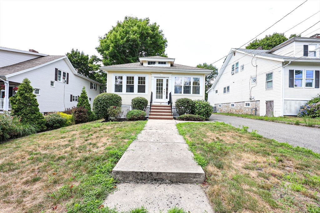 87 Cabot Ave, Braintree